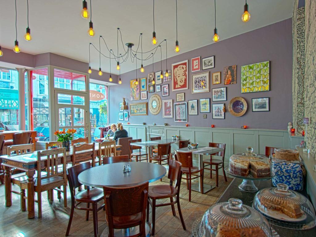 באונס-און-ווינדרמיר Monties Guest House - Adults Only מראה חיצוני תמונה